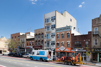 100-12 Northern Blvd in Corona, NY - Foto de edificio - Building Photo