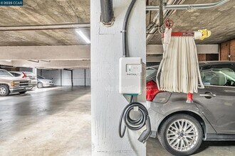 233 Orange St in Oakland, CA - Building Photo - Building Photo