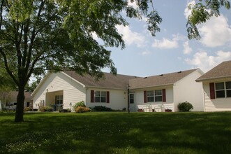 Foster Court Apartments in Mount Carroll, IL - Building Photo - Building Photo