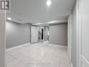 46 Clifton Ct in Markham, ON - Building Photo - Building Photo