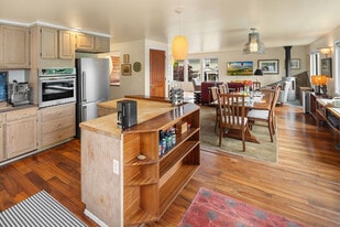 401 W Galer St in Seattle, WA - Building Photo