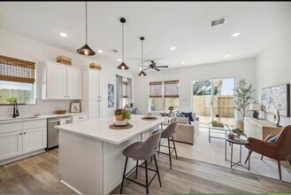 5702 Breland St in Houston, TX - Building Photo - Building Photo