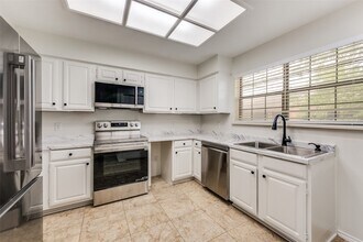 401 Pebble Way, Unit 239 in Arlington, TX - Building Photo - Building Photo
