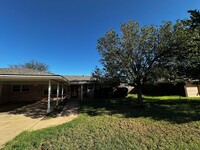 4914 11th St in Lubbock, TX - Building Photo - Building Photo