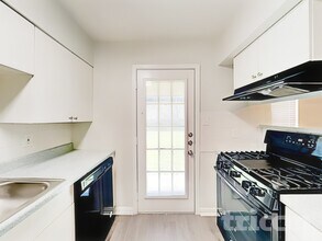 902 Woodbrook St in Arlington, TX - Building Photo - Building Photo