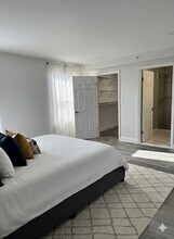 323 Stratford Pl, Unit 323 in Bound Brook, NJ - Building Photo - Building Photo