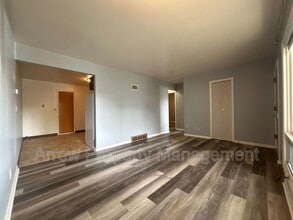 915 Lincoln Ave in Hebron, NE - Building Photo - Building Photo