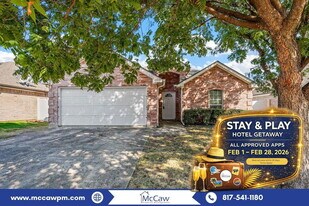 2319 Great Light Dr in Dallas, TX - Building Photo