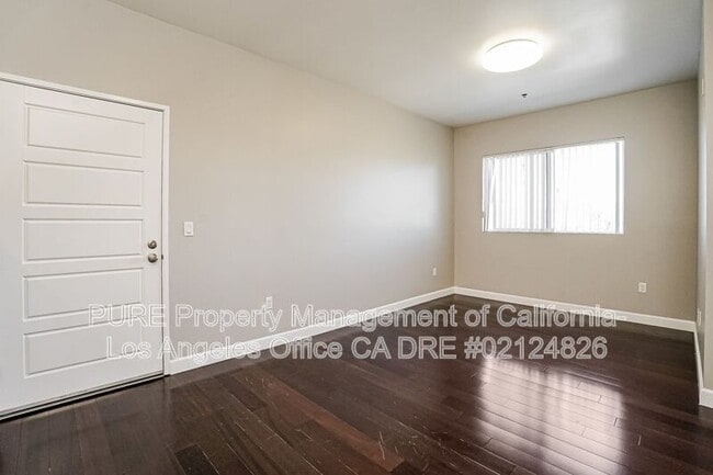 11740 Vanowen St in Los Angeles, CA - Building Photo - Building Photo