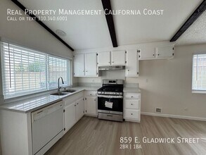 859 E Gladwick St in Carson, CA - Building Photo - Building Photo