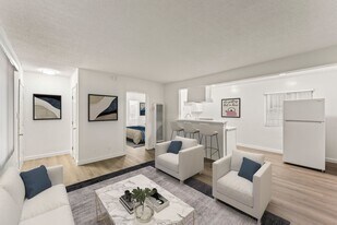 9721 San Pedro St, Unit Unit 4 in Los Angeles, CA - Building Photo