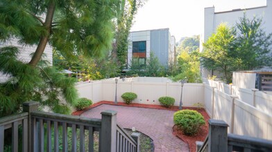 31 Hackensack Plank Rd in Weehawken, NJ - Building Photo - Building Photo