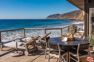 42602 Pacific Coast Hwy in Malibu, CA - Building Photo - Building Photo