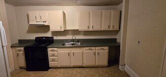 154 Court St, Unit 3 in Bangor, ME - Building Photo