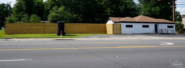 3480 Barrancas Ave in Pensacola, FL - Building Photo - Building Photo
