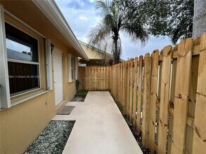 1644 Jackson St in Hollywood, FL - Building Photo - Building Photo