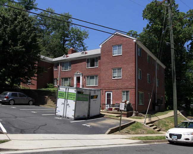 The Admiralty Apartments in Arlington, VA - Building Photo - Building Photo