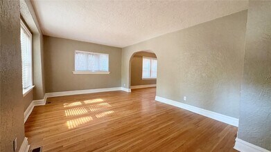 7345 Amherst Ave in University City, MO - Building Photo - Building Photo