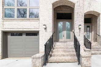 172 Oxbo Rd in Roswell, GA - Building Photo - Building Photo