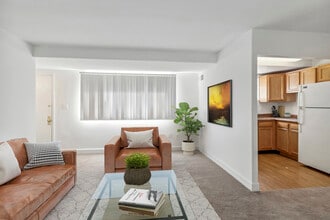 Barclay Square Apartments in Baltimore, MD - Building Photo - Building Photo