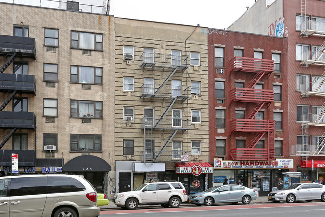 222 First Ave in New York, NY - Foto de edificio - Building Photo