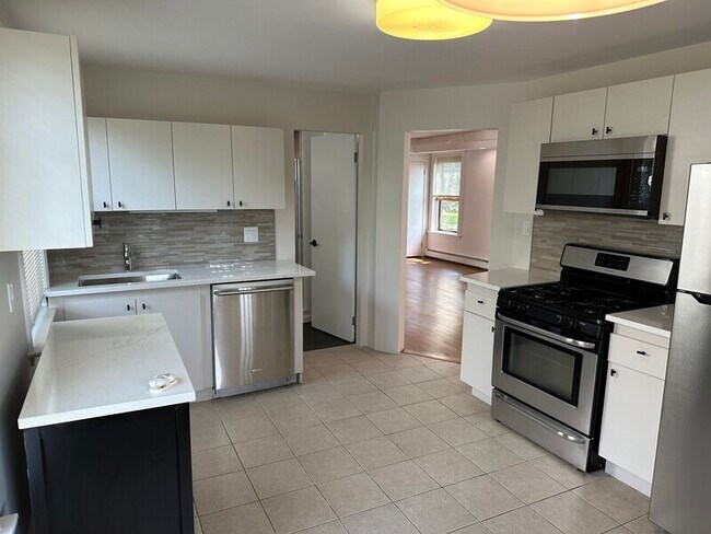 83 Leyden St in Boston, MA - Building Photo - Building Photo