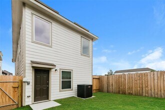 15258 Estrella Rd W in Houston, TX - Building Photo - Building Photo