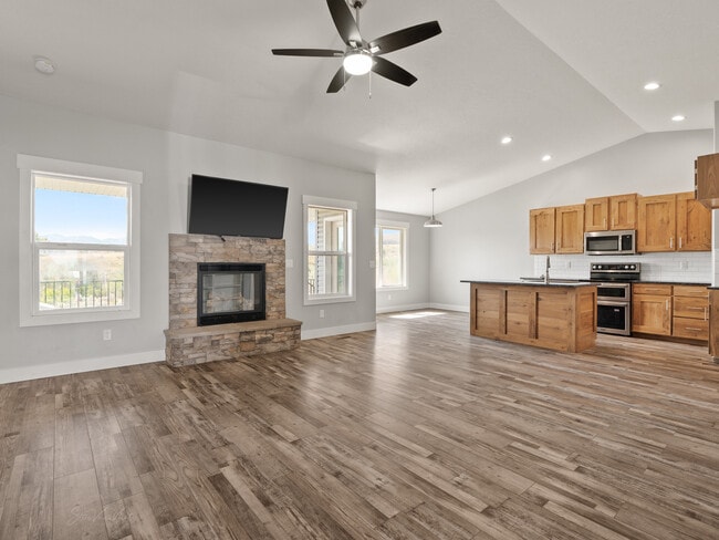 1459 Foxmore St in Pocatello, ID - Foto de edificio - Building Photo