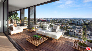 9040 Sunset Blvd in West Hollywood, CA - Building Photo - Building Photo