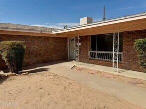 3027 Dublin Rd in El Paso, TX - Building Photo - Building Photo