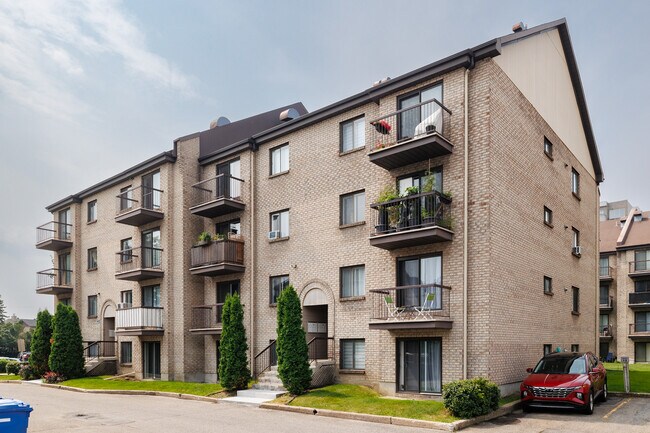 4093 De La Seine Rue in Laval, QC - Building Photo - Building Photo
