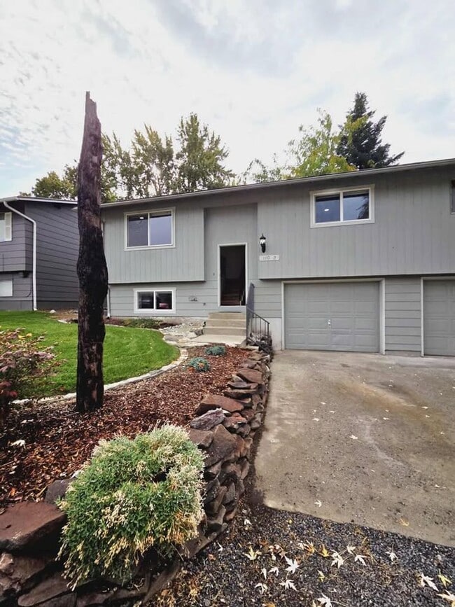 property at 110 Eastridge Dr