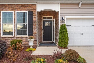 1 Parker Pond Ct in Durham, NC - Building Photo - Building Photo