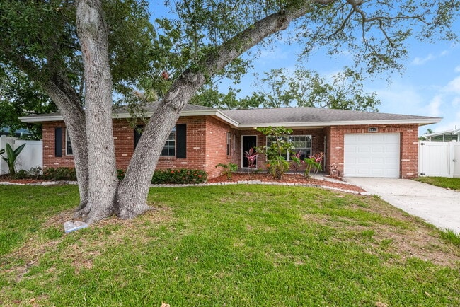 property at 4813 Bay Crest Dr