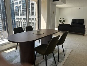 210 N Wells St in Chicago, IL - Building Photo - Building Photo