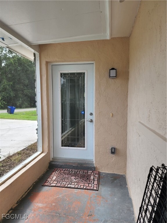 100 Roosevelt Ave in Lehigh Acres, FL - Building Photo - Building Photo