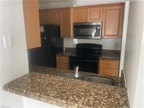 201 Santa Clara Dr-Unit -201-5 in Naples, FL - Building Photo - Building Photo
