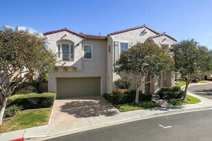 7037 Surfbird Cir in Carlsbad, CA - Building Photo