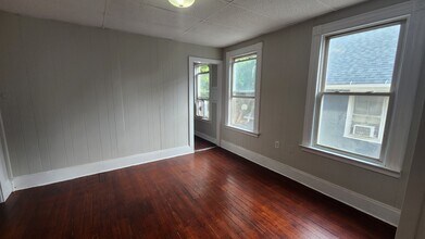 114 Cedar Hill Ave, Unit 2 in New Haven, CT - Foto de edificio - Building Photo