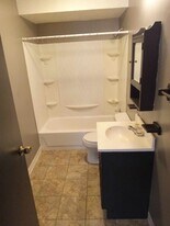 1606 Poplar St, Unit 4