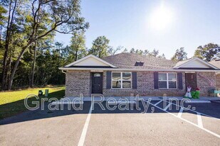 6802 Polk Ave in Milton, FL - Building Photo