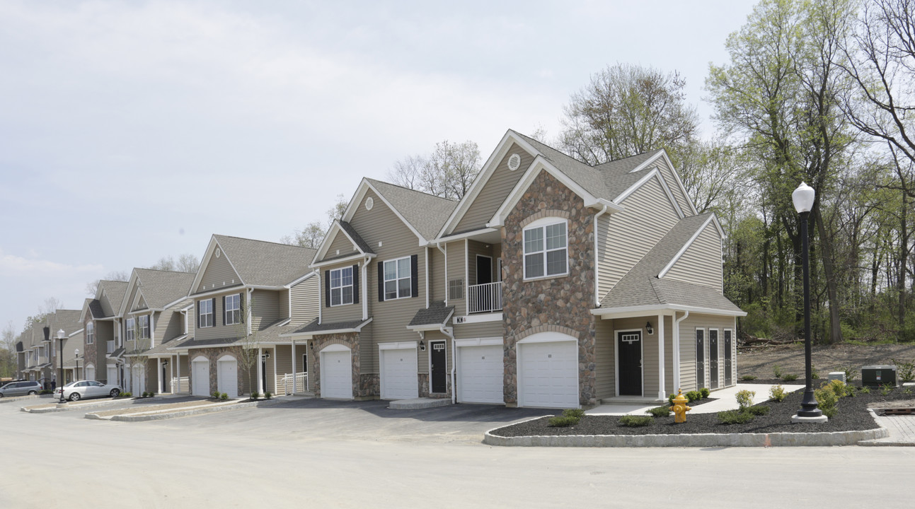 Summit Lane Luxury Apartments in Newburgh, NY - Building Photo