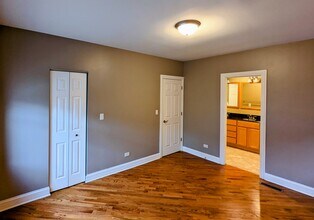 2619 N Harding Ave, Unit 1 in Chicago, IL - Building Photo - Building Photo