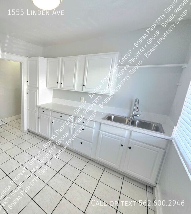 property at 1555 Linden Ave