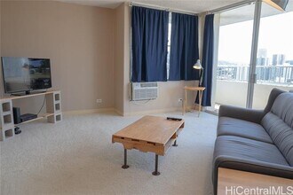 796 Isenberg St in Honolulu, HI - Building Photo - Building Photo