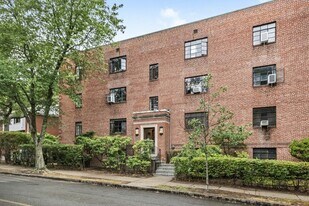 40 Stetson St in Brookline, MA - Building Photo