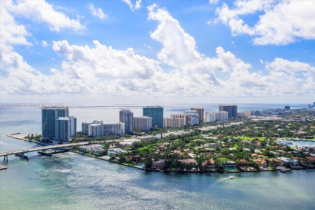 286 Bal Bay Dr in Bal Harbour, FL - Building Photo - Building Photo