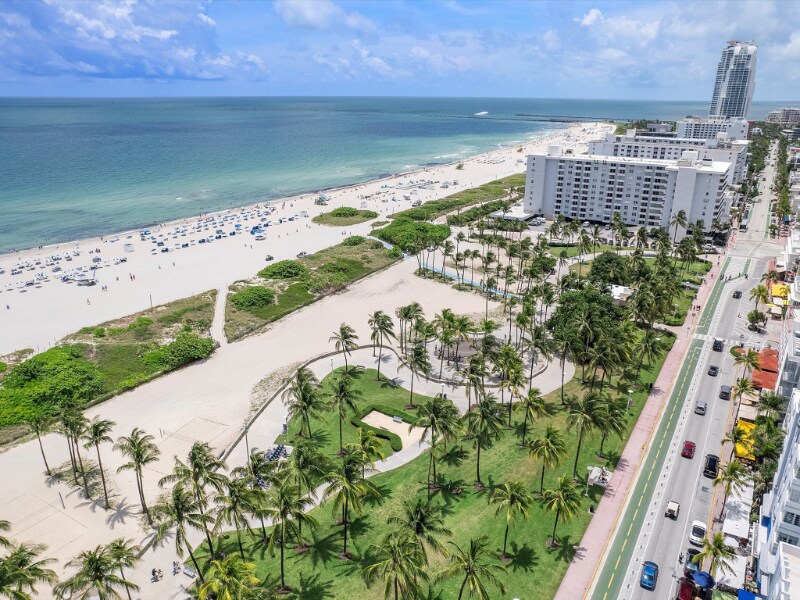 710 Washington Ave in Miami Beach, FL - Building Photo