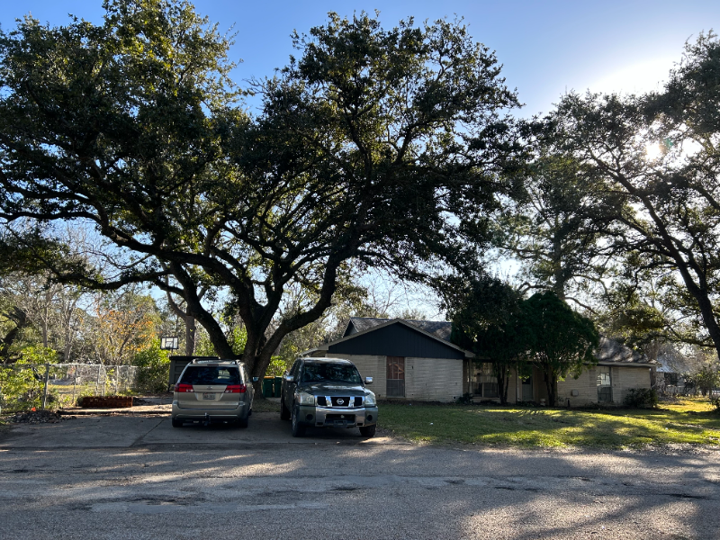 2207 Eriksson St in La Marque, TX - Building Photo