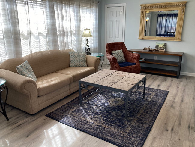 2012 Greenwood St, Unit A (Bungalow) in Savannah, GA - Building Photo - Building Photo
